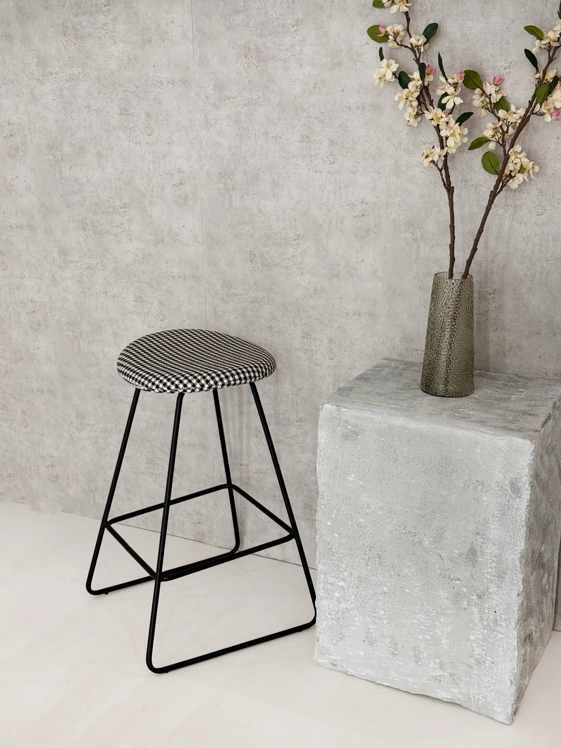 barska stolica DETROIT