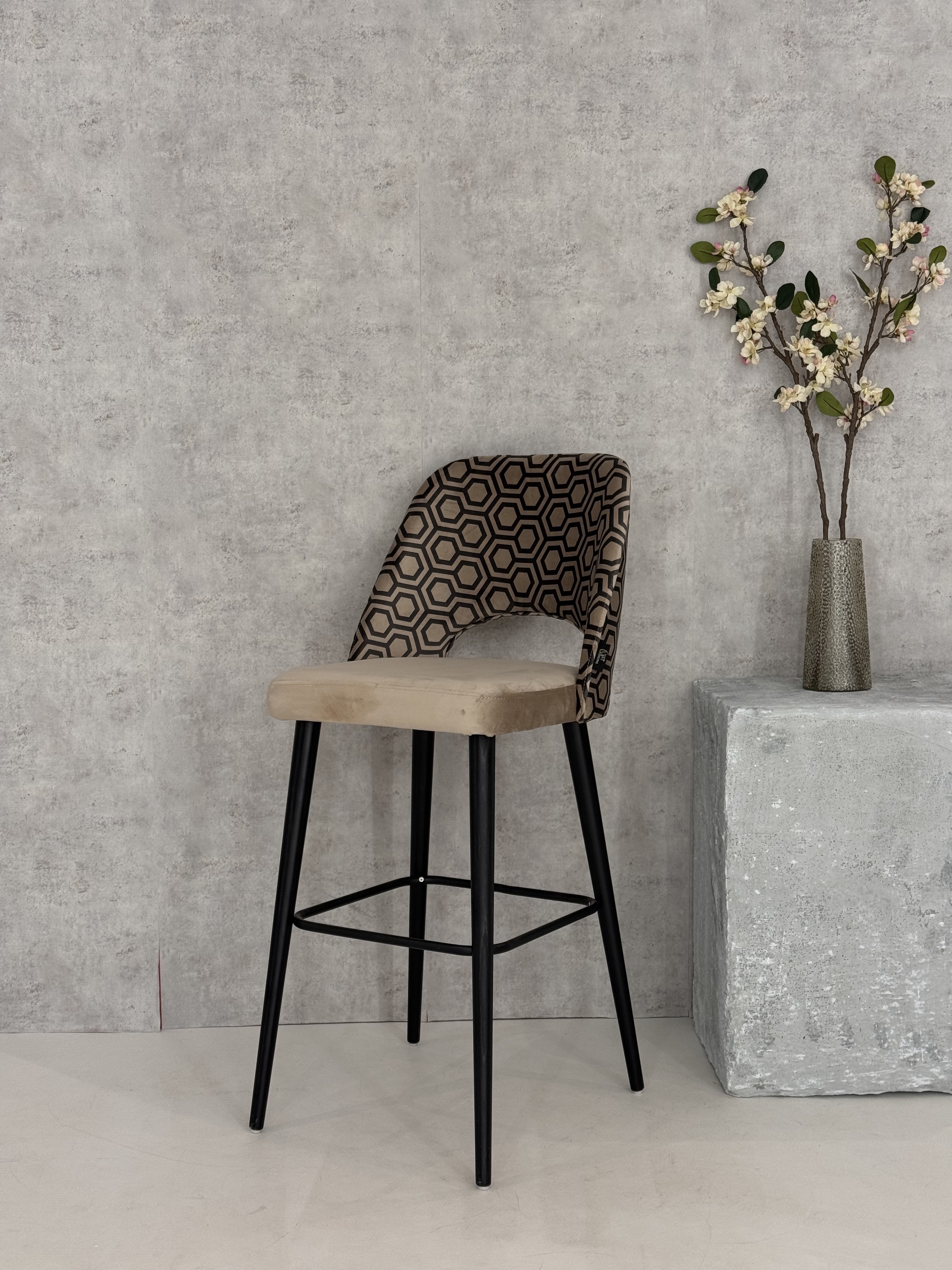 barska stolica LUZZANO